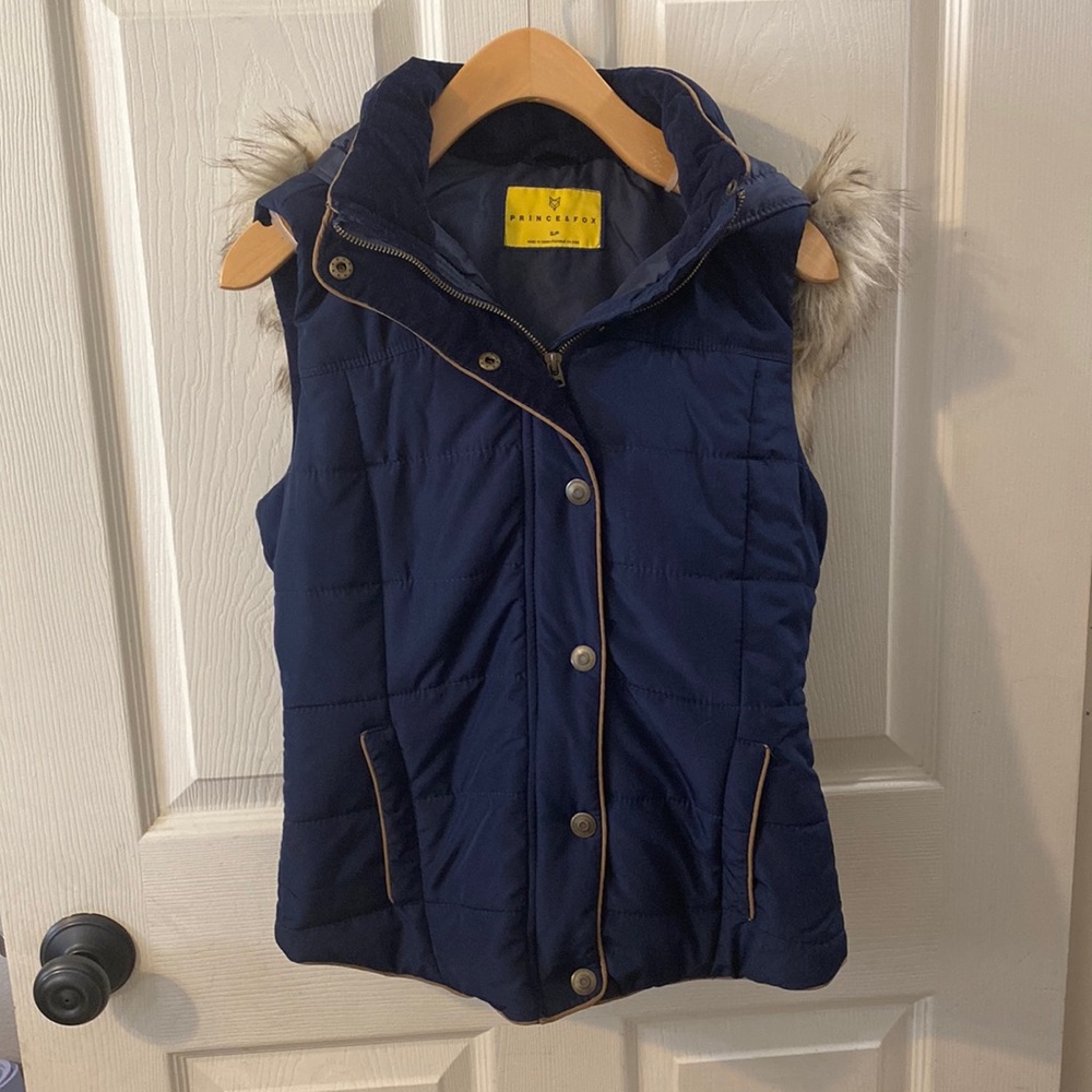 Price & Fox Navy Puff Vest
